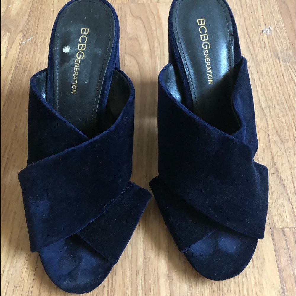 Bcbgeneration Velvet Cross Strap Sandal size 7.5